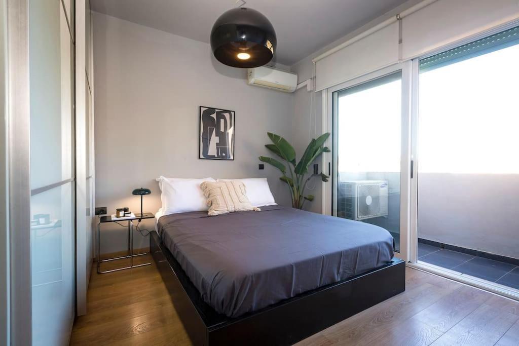 Urban F House *